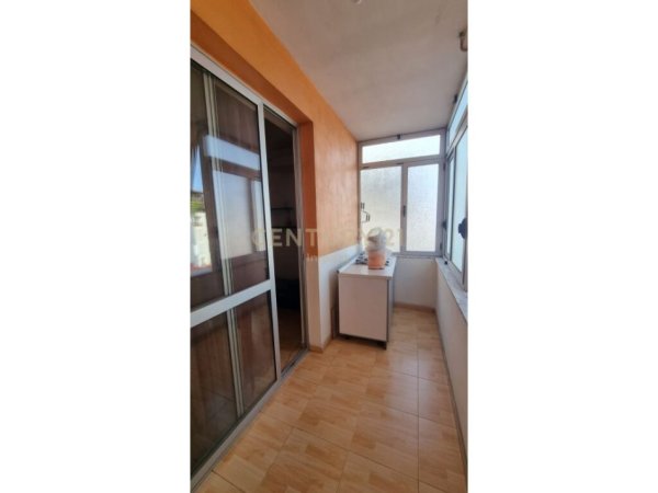 Tirane, jap me qera apartament 2+1 , 115 m² 700 € (Komuna e Parisit)