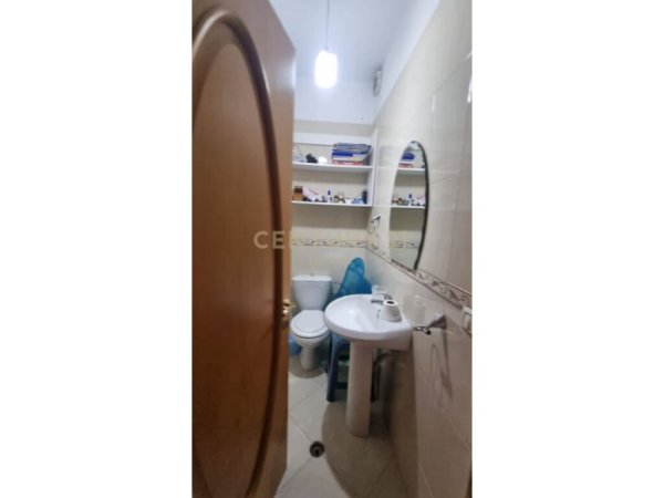 Tirane, jap me qera apartament 2+1 , 115 m² 700 € (Komuna e Parisit)