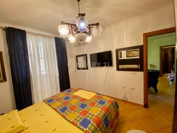 Tirane, jepet me qera 1+1 Kati 4, 700 € (air albania)