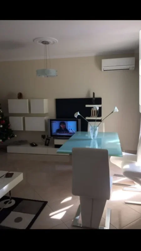 Tirane, jepet me qera apartament 2+1+Aneks+Ballkon Kati 3, 91 m² 600 € (kopshti botanik)