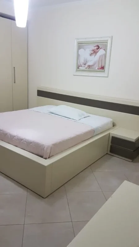 Tirane, jepet me qera apartament 2+1+Aneks+Ballkon Kati 3, 91 m² 600 € (kopshti botanik)