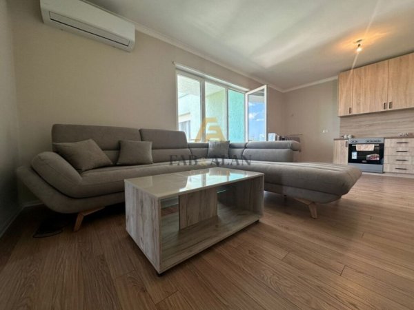 Tirane, jepet me qera apartament 2+1+2 Kati 3, 800 € (Liqeni i Thate)