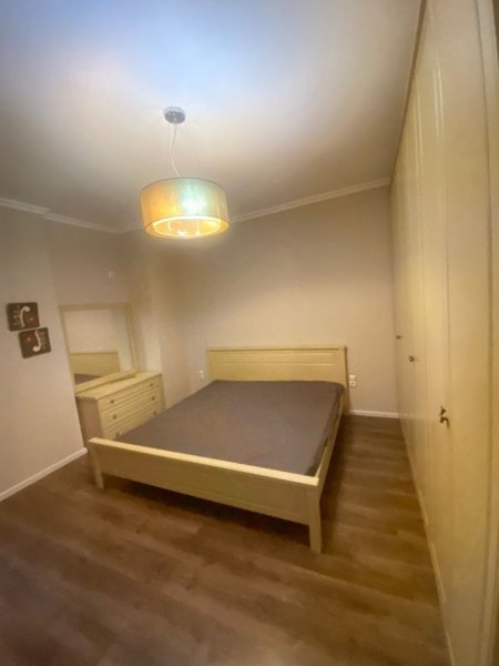 Tirane, jepet me qera apartament 3+1+Aneks+Ballkon Kati 3, 111 m² 800 € (rruga e kavajes)