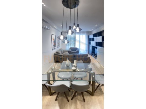 Tirane, jap me qera apartament 2+1 Kati 8, 115 m² 600 € (Rruga Teodor Keko)