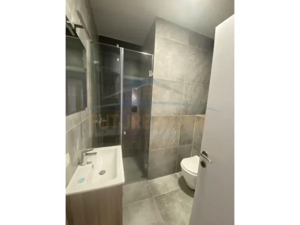 Tirane, jap me qera apartament 2+1 Kati 8, 115 m² 600 € (Rruga Teodor Keko)