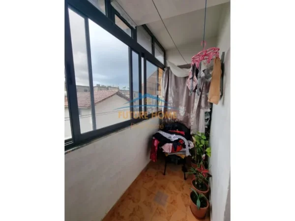 Tirane, shitet apartament 3+1 Kati 3, 103 m² 144.000 € (Sheshi Shtraus)