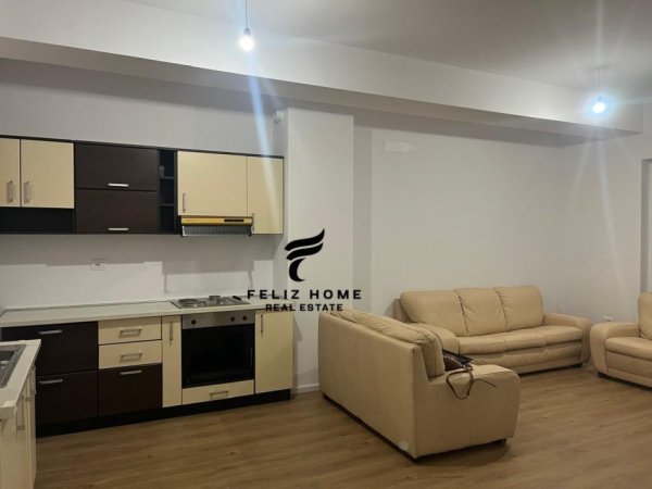 Tirane, jepet me qera apartament 2+1+Ballkon Kati 4, 95 m² 450 € (ALI DEMI)
