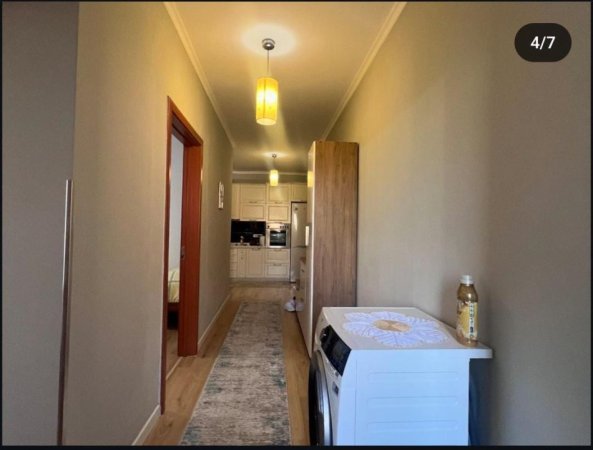 Tirane, jepet me qera apartament 2+1 Kati 1, 85 m² 500 € (fresku)