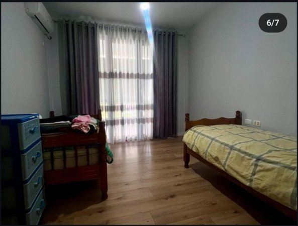 Tirane, jepet me qera apartament 2+1 Kati 1, 85 m² 500 € (fresku)