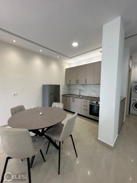 Tirane, jepet me qera Vile 1+1+Ballkon Kati 2, 70 m² 500 € (rruga jordan misja)