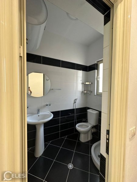 Tirane, jepet me qera Vile 1+1+Ballkon Kati 2, 70 m² 500 € (rruga jordan misja)