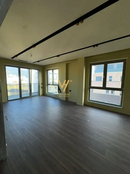 Tirane, jepet me qera ambjent biznesi Kati 7, 110 m² 1.800 € (RRUGA E KAVAJES)