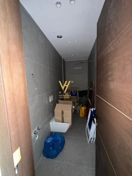 Tirane, jepet me qera ambjent biznesi Kati 7, 110 m² 1.800 € (RRUGA E KAVAJES)