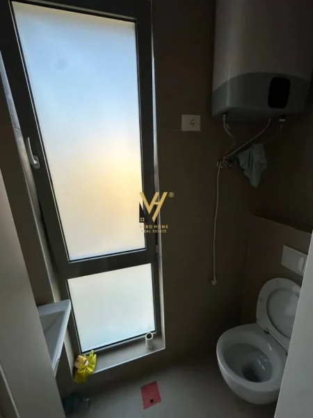 Tirane, jepet me qera ambjent biznesi Kati 1, 150 m² 2.500 € (RRUGA E KAVAJES)