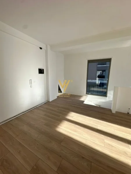 Tirane, jepet me qera ambjent biznesi Kati 1, 150 m² 2.500 € (RRUGA E KAVAJES)