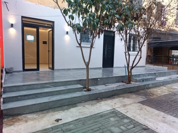 Tirane, jepet me qera Kati 0, 40 m² 500 € (Laprake)