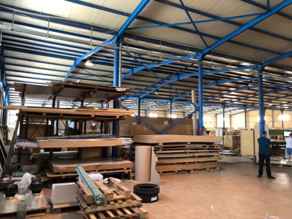 Tirane, jepet me qera ambjent biznesi Kati 0, 5.000 m² 6.000 € (Autostrada Tirane Durres)