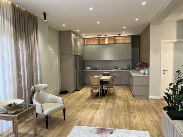 Tirane, jap me qera apartament 3+1+Ballkon Kati 0, 175 m² 950 € (Rrethrrotullimi i Selites)
