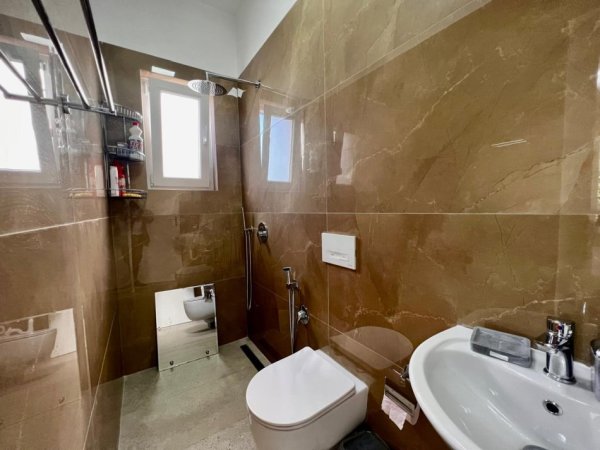 Tirane, jepet me qera Vile 3 Katshe Kati 1, 140 m² 700 € (Sauk i Ri)