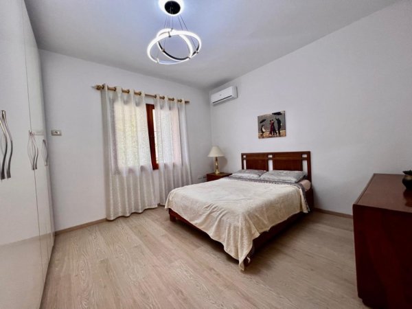 Tirane, jepet me qera Vile 3 Katshe Kati 1, 140 m² 700 € (Sauk i Ri)
