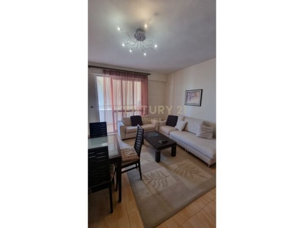 Tirane, jepet me qera apartament 2+1 , 115 m² 700 € 