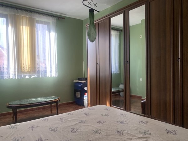 Tirane, jepet me qera apartament 2+1+Ballkon , 97 m² 600 € (Bulevardi Zogu 1)