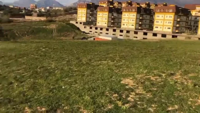 Tirane, shitet truall , 1.000 m² (Rruga Tuneleve Farkë)