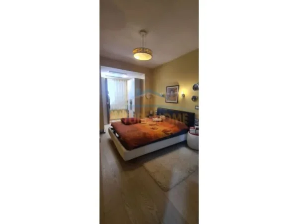 Tirane, jepet me qera apartament 2+1 Kati 8, 89 m² 550 € 