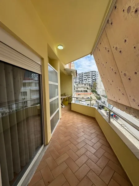Vlore, shitet apartament 1+1 , 84 m² (Afer lokal Season, te pallati Namma, rruga Murat Terbaci) rv 45635