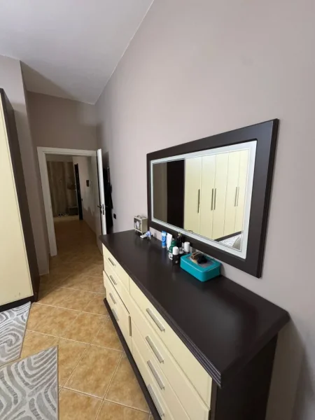 Vlore, shitet apartament 1+1 , 84 m² (Afer lokal Season, te pallati Namma, rruga Murat Terbaci) rv 45635