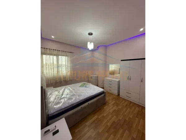 Tirane, jepet me qera apartament 2+1 Kati 9, 126 m² 500 € 