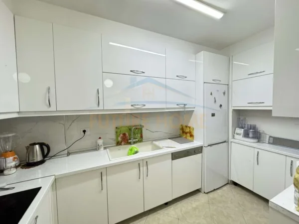 Tirane, shitet apartament 2+1 Kati 7, 90 m² 110.000 € (Astir, Unaza e Re)