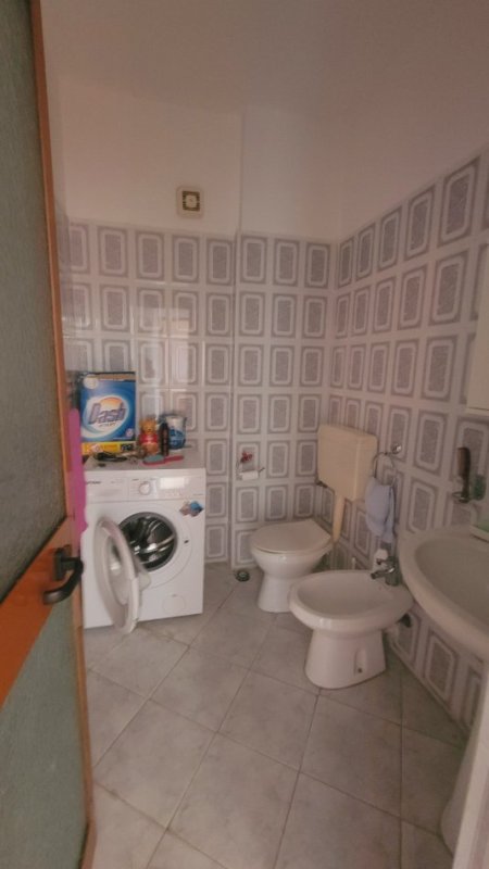 !SHITUR!Durres, shitet apartament 2+1+Ballkon Kati 9, 105 m² 115.000 € (Perball Hotel Florida, Plazh, Durres)