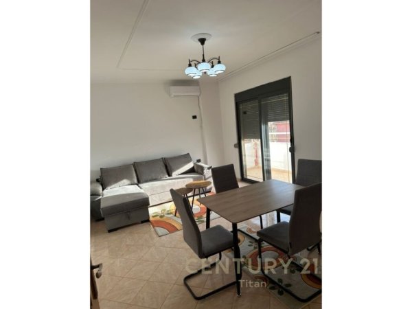 Tirane, jepet me qera apartament 2+1 Kati 4, 80 m² 550 € (Rruga Qemal Dracini)