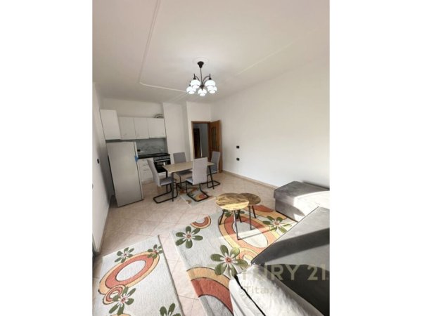 Tirane, jepet me qera apartament 2+1 Kati 4, 80 m² 550 € (Rruga Qemal Dracini)