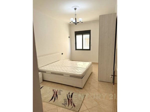 Tirane, jepet me qera apartament 2+1 Kati 4, 80 m² 550 € (Rruga Qemal Dracini)