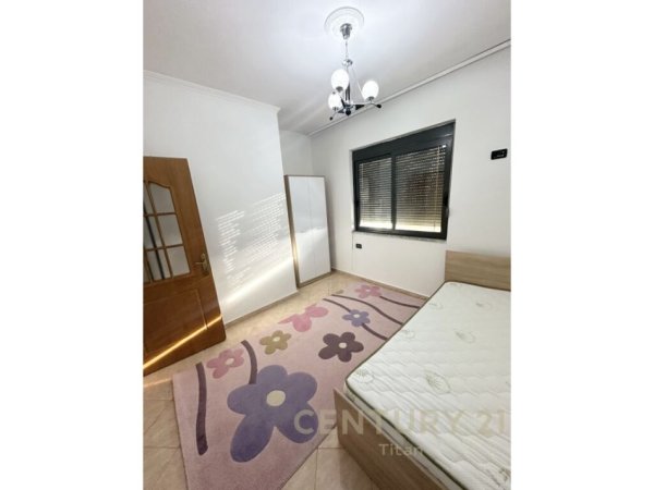 Tirane, jepet me qera apartament 2+1 Kati 4, 80 m² 550 € (Rruga Qemal Dracini)