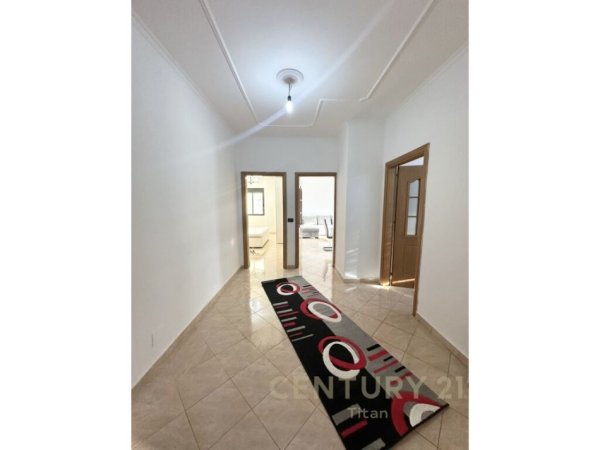 Tirane, jepet me qera apartament 2+1 Kati 4, 80 m² 550 € (Rruga Qemal Dracini)