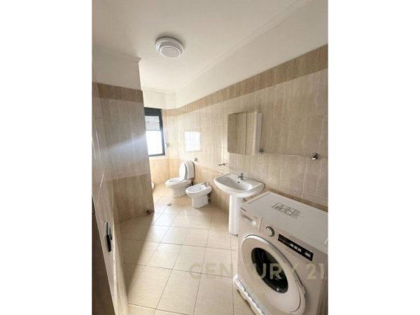 Tirane, jepet me qera apartament 2+1 Kati 4, 80 m² 550 € (Rruga Qemal Dracini)