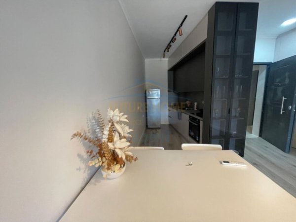 Tirane, jepet me qera apartament 1+1 Kati 2, 74 m² 680 € 