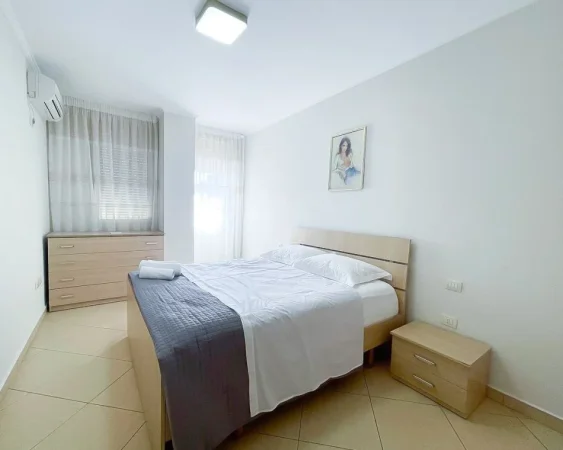 Tirane, Apartament 1+1 per qira  Kati 6, 79 m² 600 € (Rruga Kavajes)