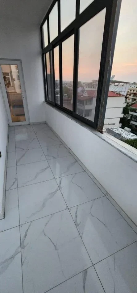 Durres, shitet apartament 2+1+Ballkon Kati 5, 102 m² 123.000 € (KALI TROJES DURRES!)