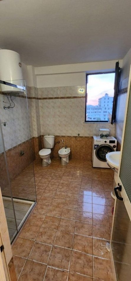 Durres, shitet apartament 2+1+Ballkon Kati 5, 102 m² 123.000 € (KALI TROJES DURRES!)