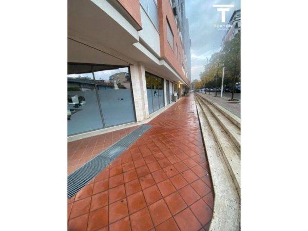 Tirane, shitet ambjent biznesi Kati 0, 83 m² 300.000 € (Kompleksi Orion, TT 534)
