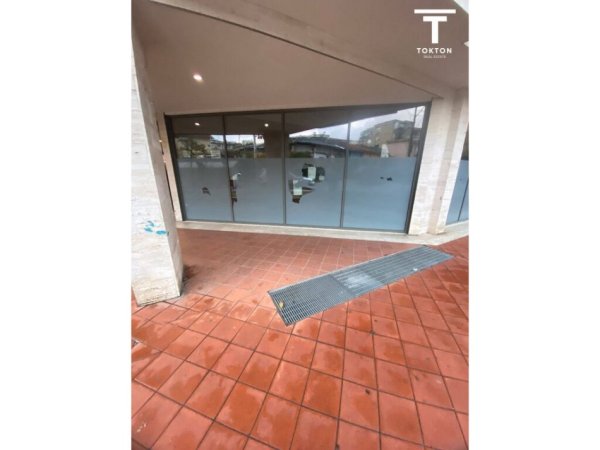 Tirane, shitet ambjent biznesi Kati 0, 83 m² 300.000 € (Kompleksi Orion, TT 534)