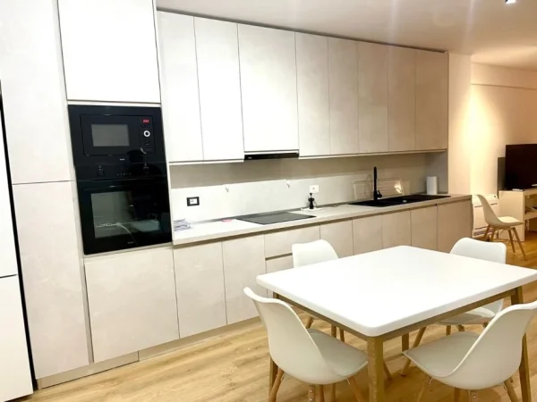 Tirane, shitet apartament 2+1 Kati 2, 118 m² 250.000 € (Kopeshti Botanik)