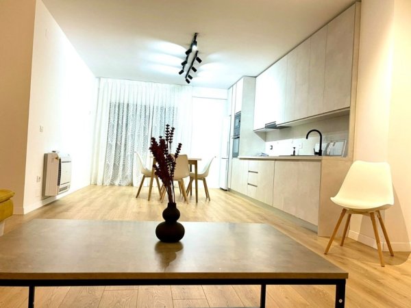 Tirane, shitet apartament 2+1 Kati 2, 118 m² 250.000 € (Kopeshti Botanik)