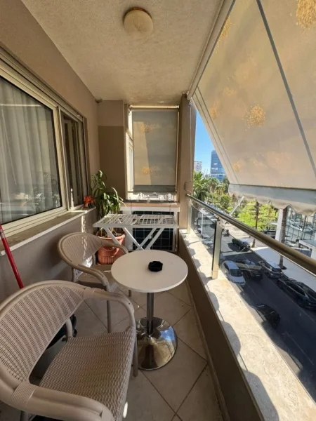 Durres, jepet me qera apartament 3+1 Kati 4, 1.000 € (VOLLGA DURRES!)