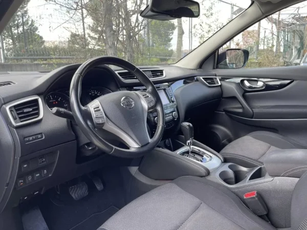 Tirane, shes SUV | Fuoristrad | Xhip NISSAN QASHQAI Nafte, gri e erret automatik Klima 165.000 km 11.900 €