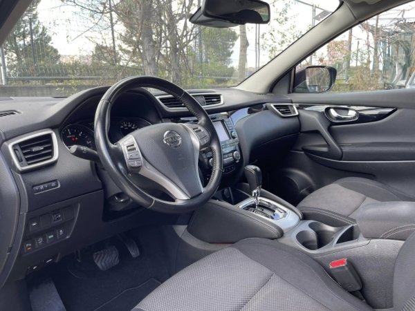 Tirane, shes SUV | Fuoristrad | Xhip NISSAN QASHQAI Nafte, gri e erret automatik Klima 165.000 km 11.900 €